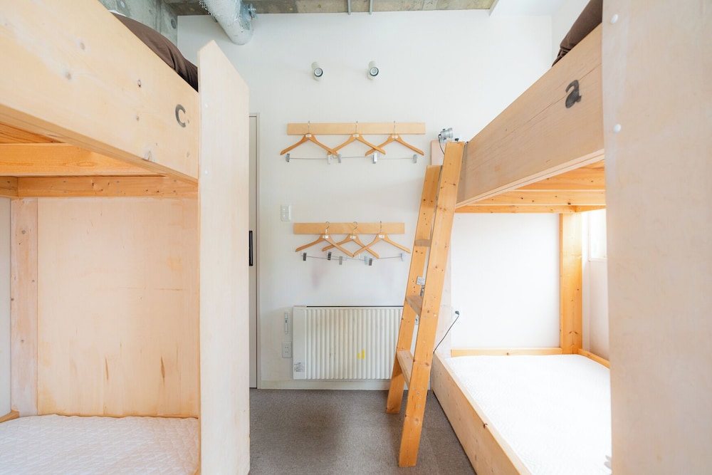 エコノミー ファミリールーム 禁煙 共用バスルーム 客室1 | GRAND HOSTEL LDK 札幌