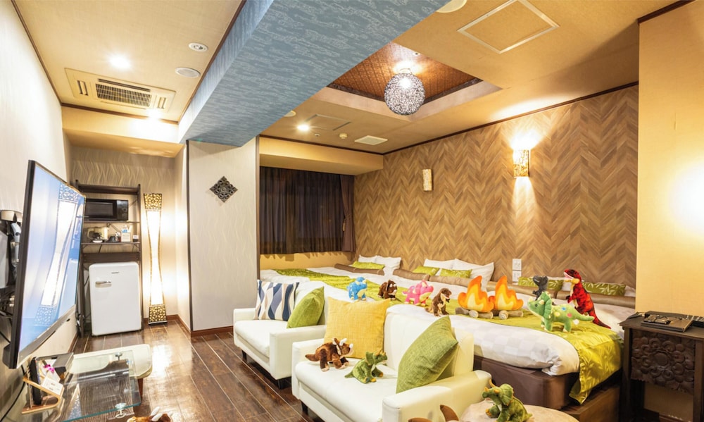 ファミリー ルーム ダブルベッド 3 台 禁煙 | ホテルバリアンリゾート千葉中央店