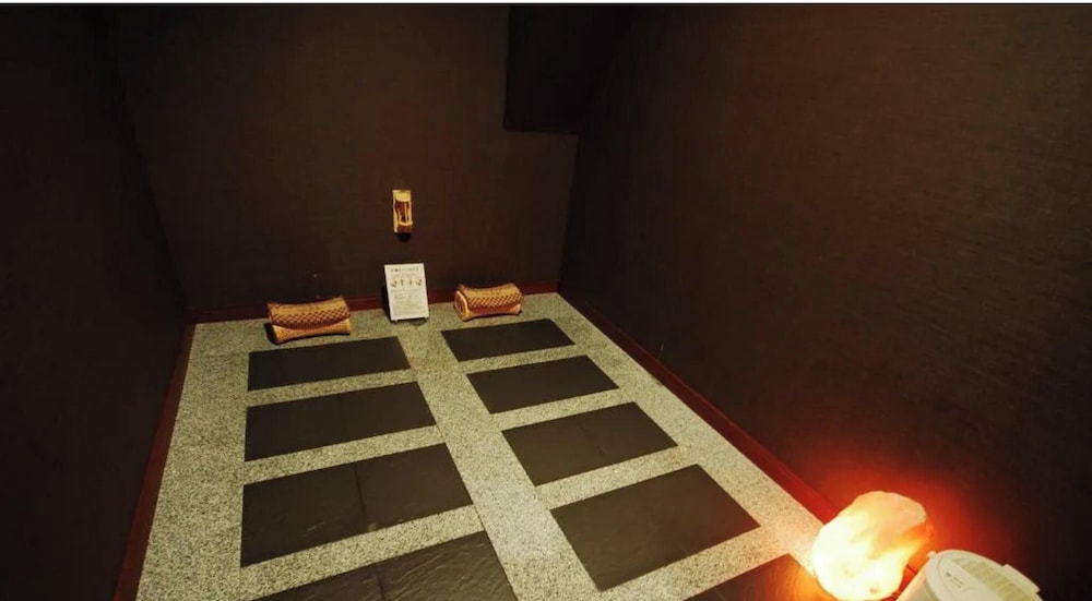 ロイヤル ルーム 2 ベッドルーム 喫煙可 サウナ0 | ホテルバリアンリゾート千葉中央店