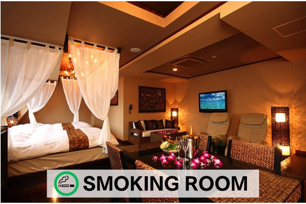 ロイヤル キャノピー スイート ルーム（キングベッド2台、大型ブロワーバス付き、岩盤浴付き） 客室2 | ホテルバリアンリゾート千葉中央店