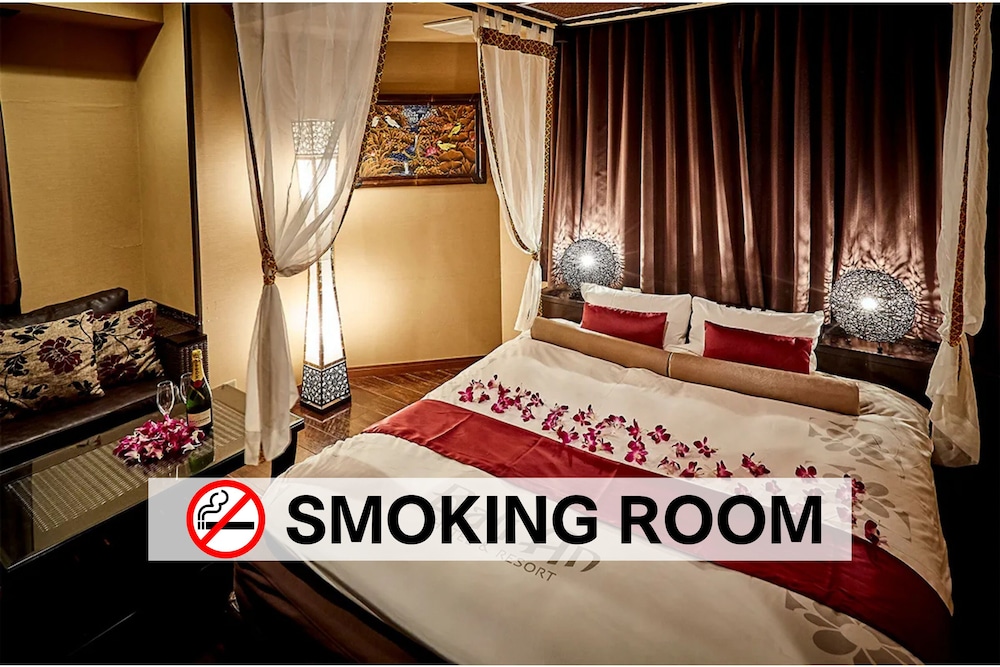 デラックス キャノピールーム 禁煙（キングベッド、特大ブロワーバス付き、マッサージチェア付き） | ホテルバリアンリゾート千葉中央店