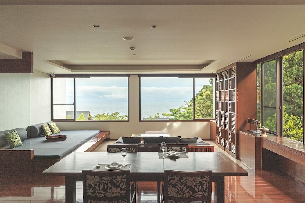 サンカラ・スイート オーシャンビュー・半露天風呂付・本館 部屋からの景観0 | sankara hotel&spa 屋久島