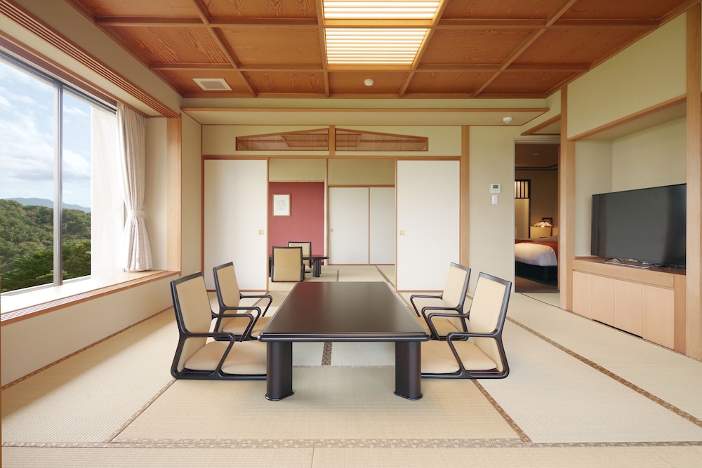 ロイヤル ルーム 2 ベッドルーム 禁煙 シービュー 客室2 | 浄土ヶ浜パークホテル