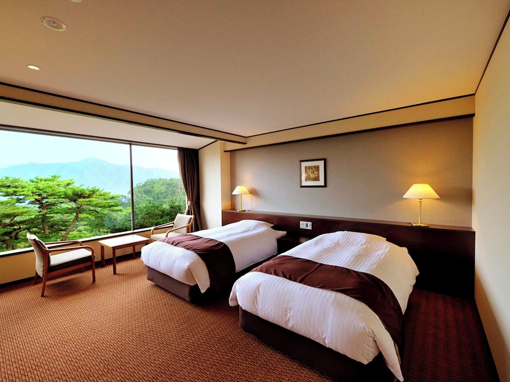 松林側洋室ツインベッドルーム [ネット限定] 禁煙 客室2 | 浄土ヶ浜パークホテル