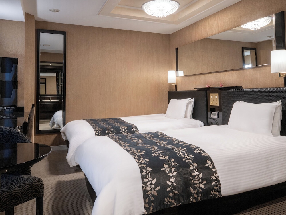 ツインルーム ベッド (複数台) バスルーム内の手すり 禁煙 | アパホテル〈浅草橋駅北〉