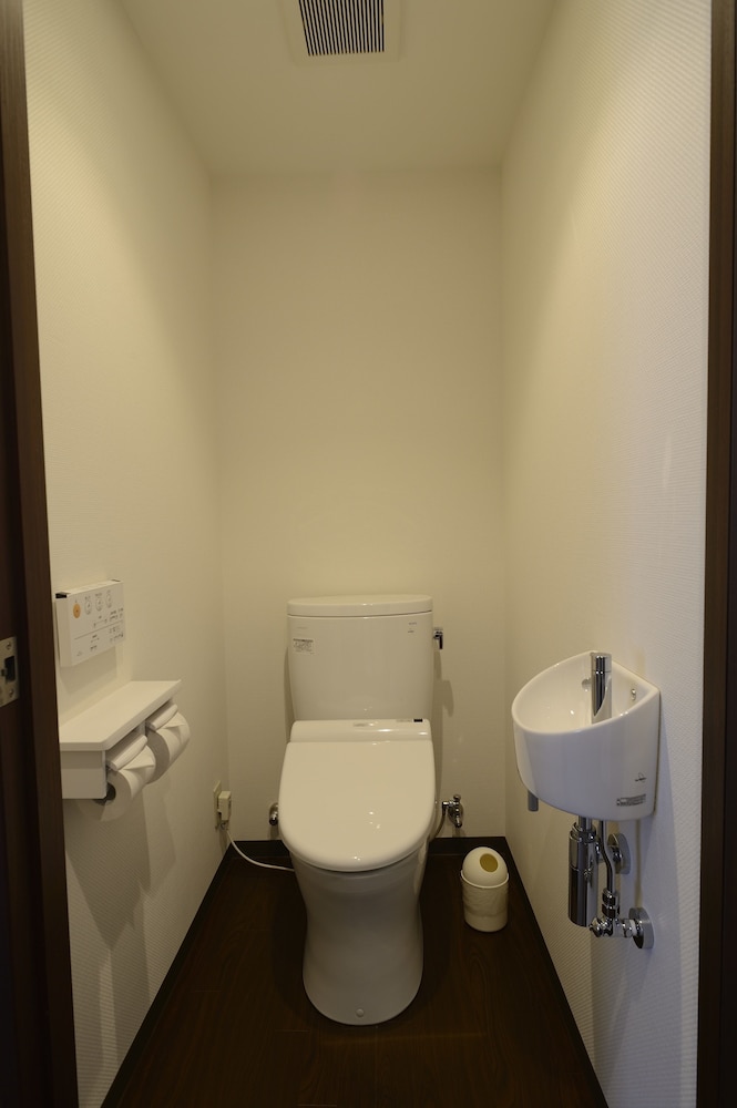 ツインルーム 禁煙 バスルーム1 | 御堂筋ホテル＜天然温泉ぼてぢゅう難波温泉　美肌の湯＞