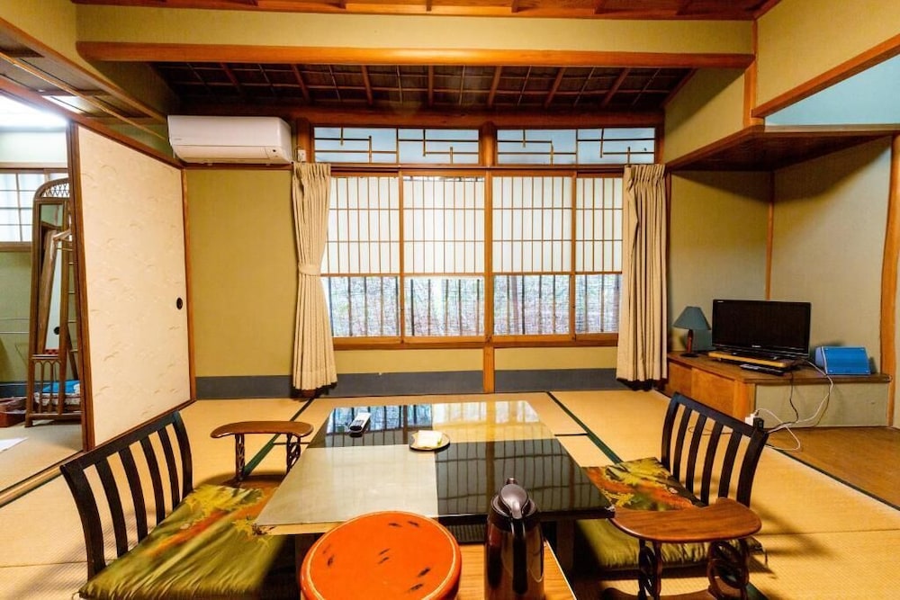 和風トリプルルーム | 文化財のお宿 千歳楼
