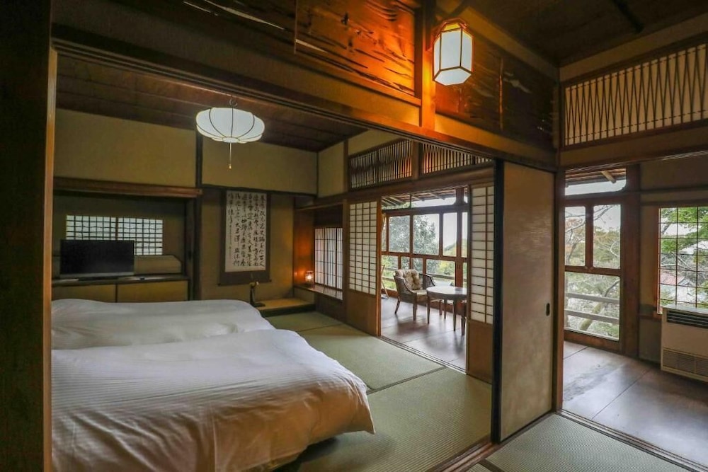 和風ツインルーム | 文化財のお宿 千歳楼