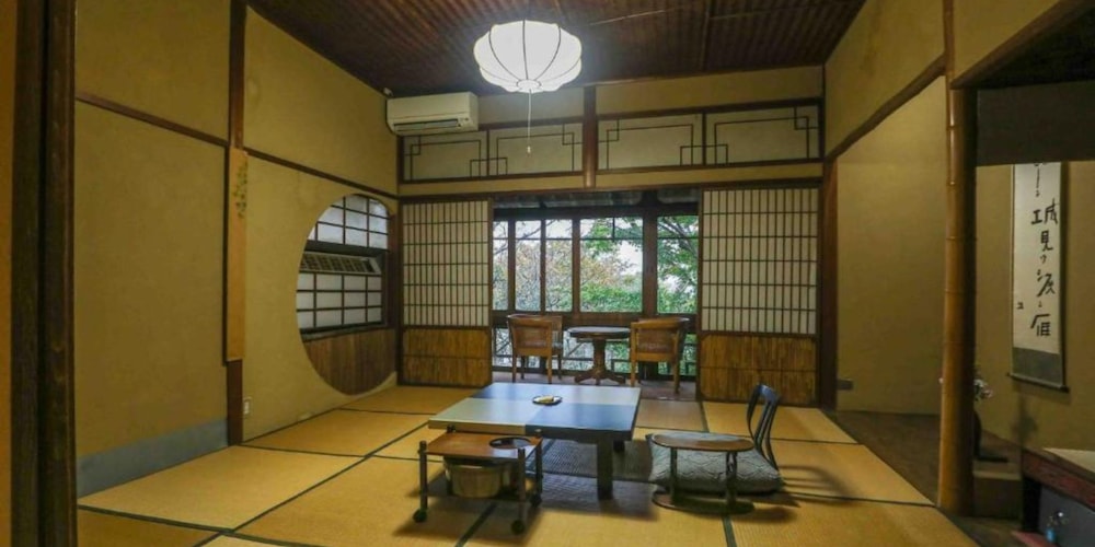 和風トリプルルーム バルコニーからの眺望0 | 文化財のお宿 千歳楼