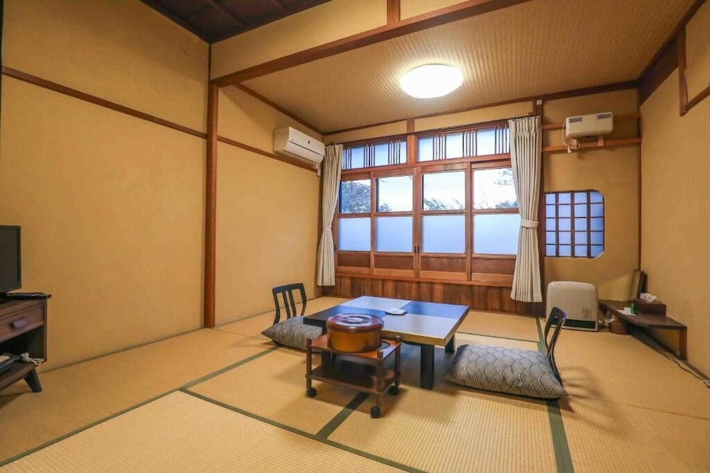 和風トリプルルーム | 文化財のお宿 千歳楼