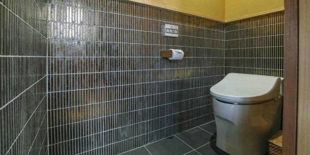 和風ツインルーム バスルーム2 | 文化財のお宿 千歳楼