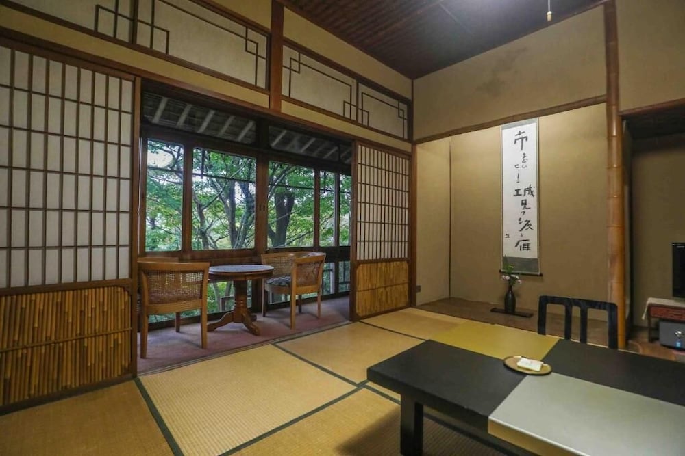 和風トリプルルーム | 文化財のお宿 千歳楼