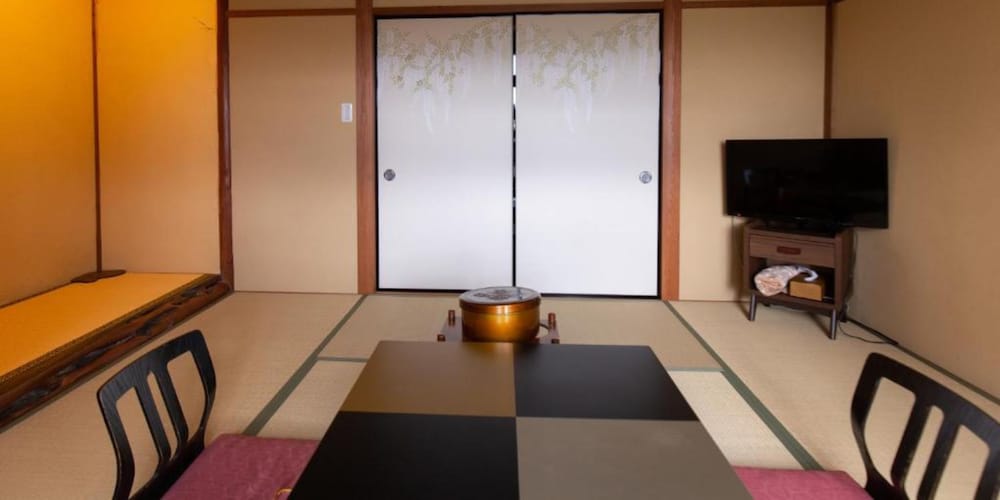 和風トリプルルーム 客室4 | 文化財のお宿 千歳楼