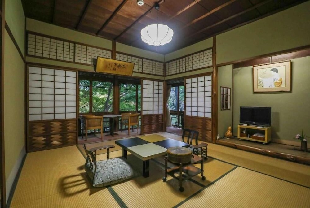 和風トリプルルーム | 文化財のお宿 千歳楼