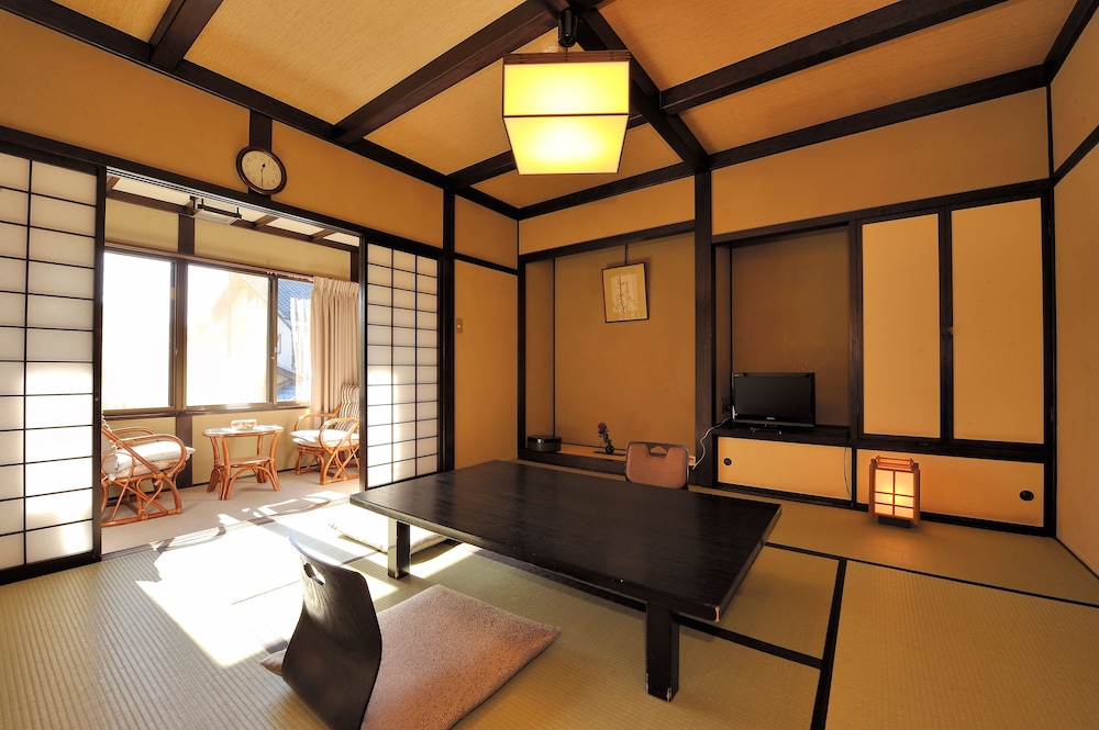 8畳和室 | 湯宿 和泉屋善兵衛