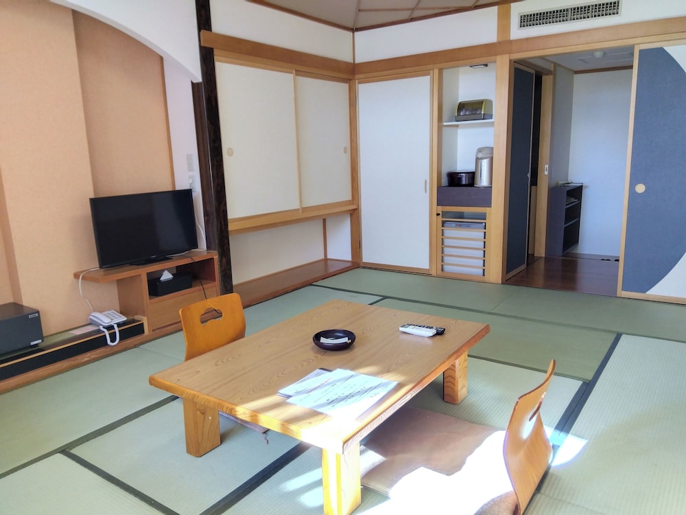 ロフト付き和室 [富士山側] 客室1 | レイクランドホテル みづのさと