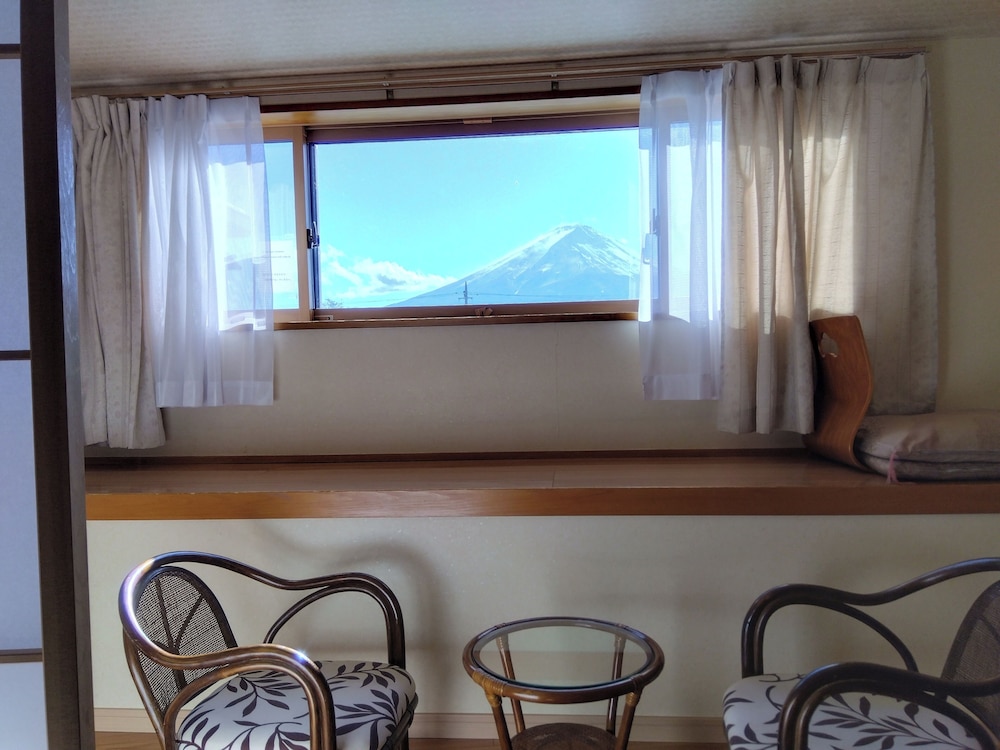 ロフト付き和室 [富士山側] 客室2 | レイクランドホテル みづのさと