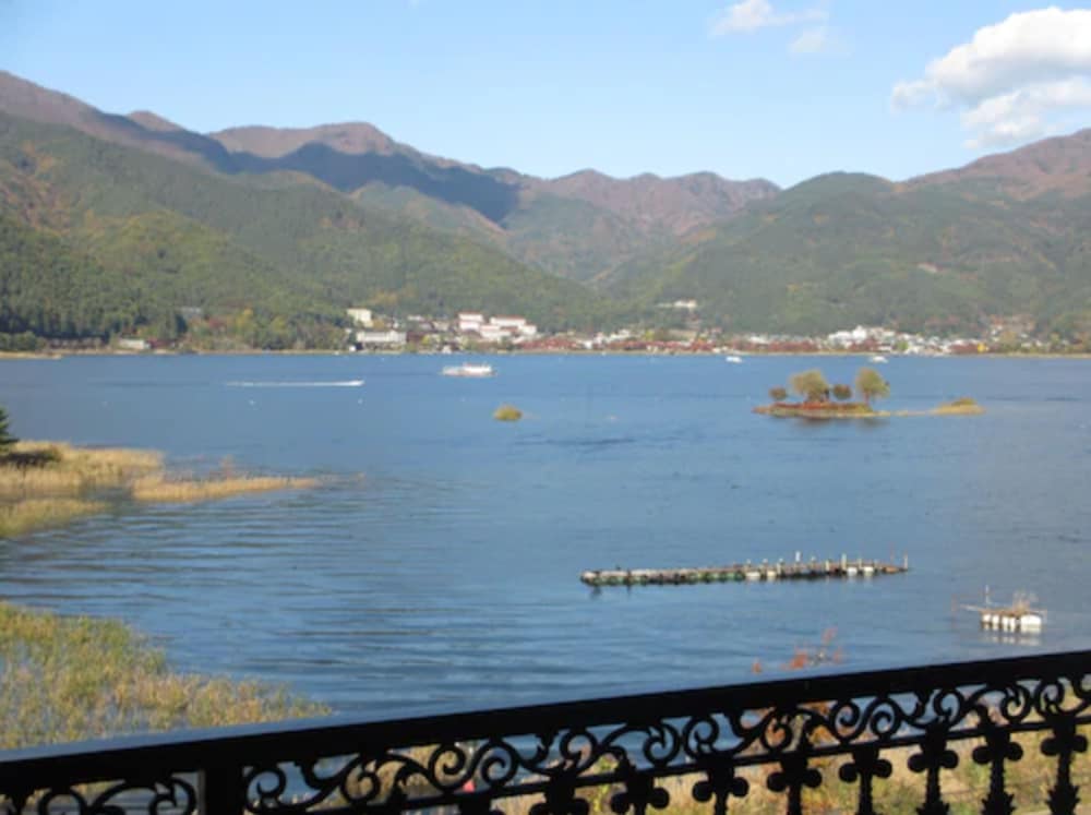 和室 シャワータイプ [河口湖側] レイク ビュー0 | レイクランドホテル みづのさと