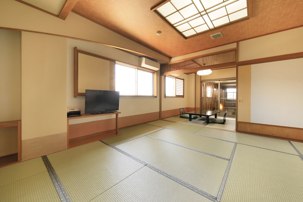 和室 庭付露天風呂付 [富士山側] 客室2 | レイクランドホテル みづのさと