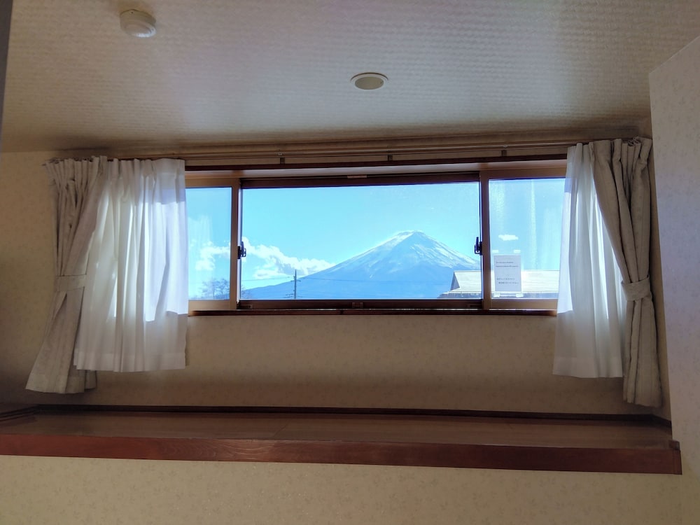 ロフト付き大部屋和室 [富士山側] 部屋からの景観0 | レイクランドホテル みづのさと
