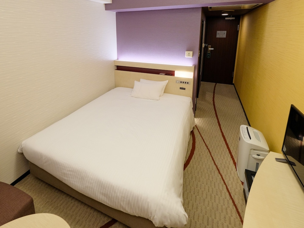 スタンダード シングルルーム ダブルベッド 1 台 喫煙可 客室1 | ホテル ブエナ ビスタ