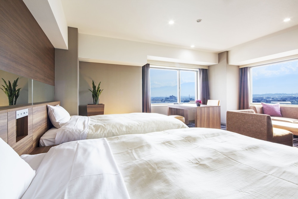 スタンダード ツインルーム シングルベッド 2 台 禁煙 客室6 | 甲府記念日ホテル