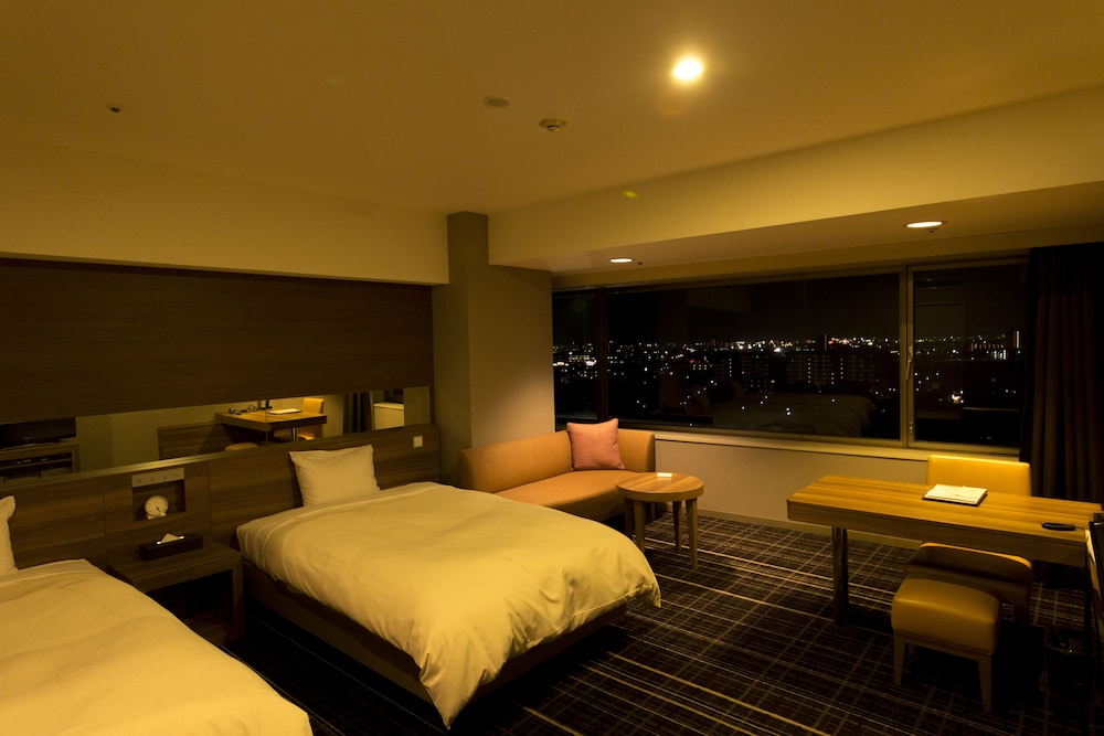 スタンダード ツインルーム シングルベッド 2 台 禁煙 客室8 | 甲府記念日ホテル
