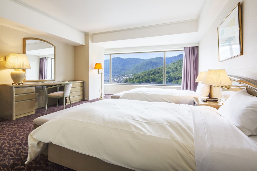 スタンダード ツインルーム シングルベッド 2 台 禁煙 客室3 | 甲府記念日ホテル