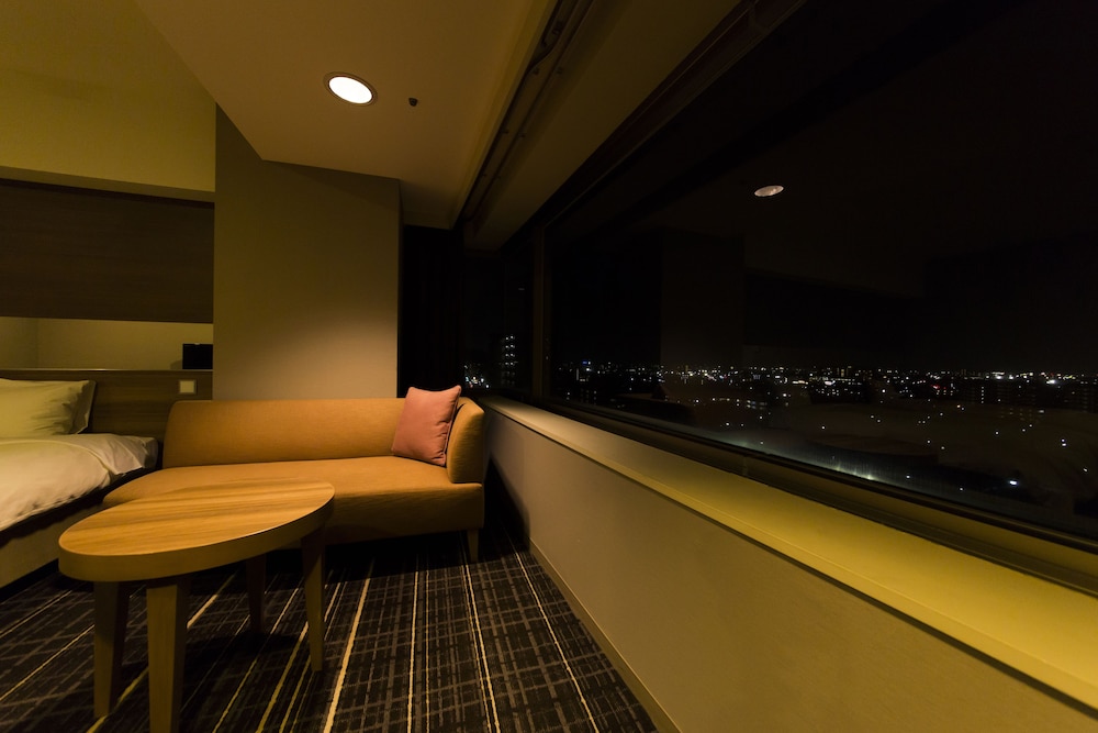 スタンダード ツインルーム シングルベッド 2 台 禁煙 客室7 | 甲府記念日ホテル