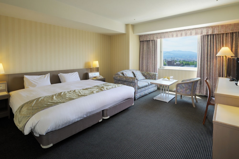 スタンダード ダブルルーム キングベッド 1 台 禁煙 マウンテンビュー | ホテル青森