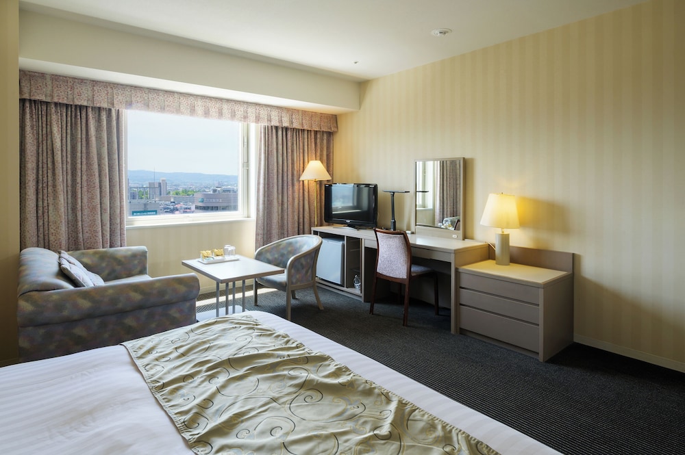 スタンダード ダブルルーム キングベッド 1 台 禁煙 マウンテンビュー 客室1 | ホテル青森