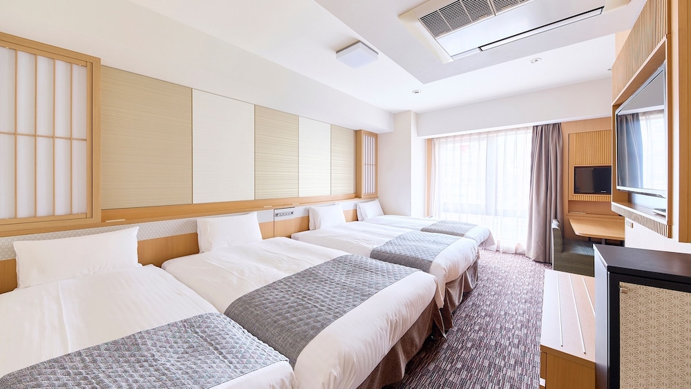 デラックス 4 人部屋 禁煙 | ベッセルホテルカンパーナ京都五条