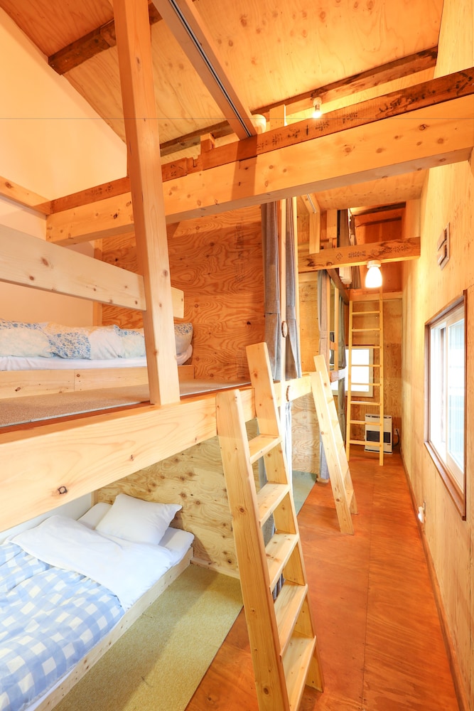 女性専用ドミトリー6人部屋 2ベッド利用 客室2 | SappoLodge