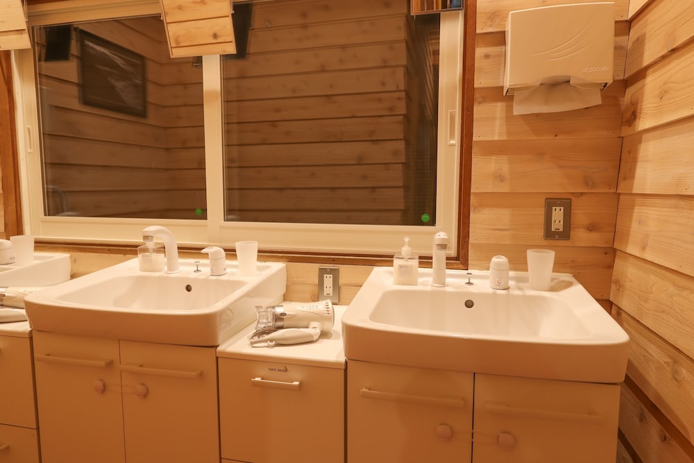 女性専用ドミトリー6人部屋 2ベッド利用 バスルーム0 | SappoLodge