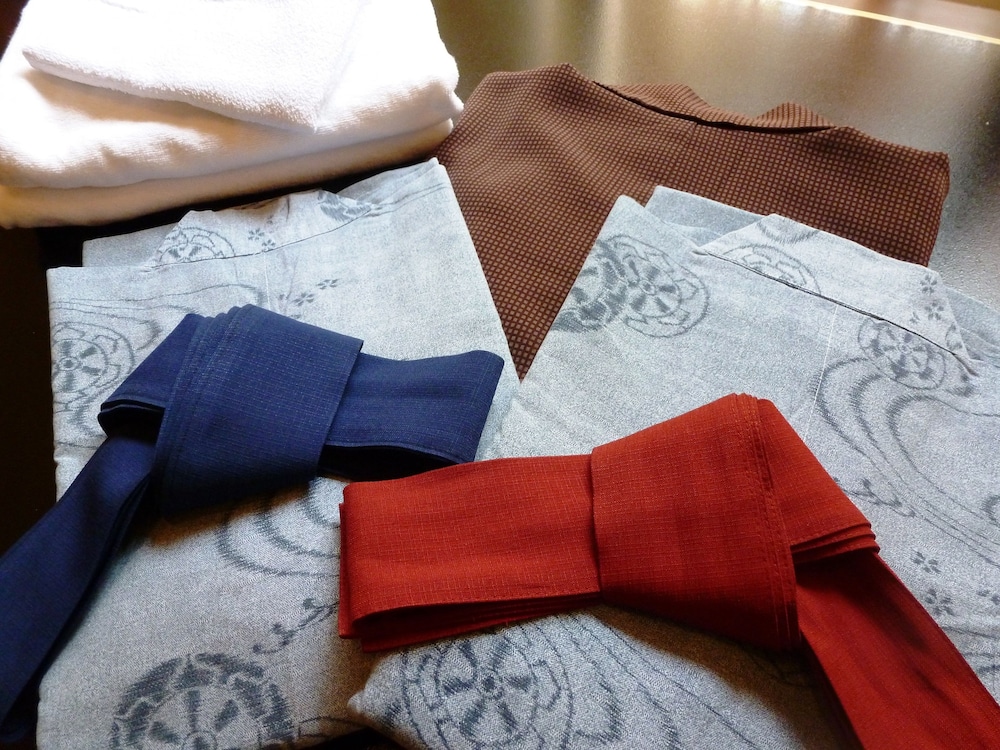 和洋室　ファミリールーム　メゾネット　禁煙　専用露天風呂付 客室の設備とサービス1 | 由布院 寛ぎの宿 なな川