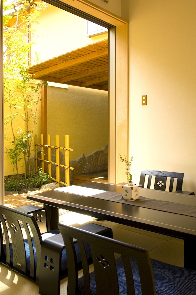 和洋室　ファミリールーム　メゾネット　禁煙　専用露天風呂付 客室3 | 由布院 寛ぎの宿 なな川