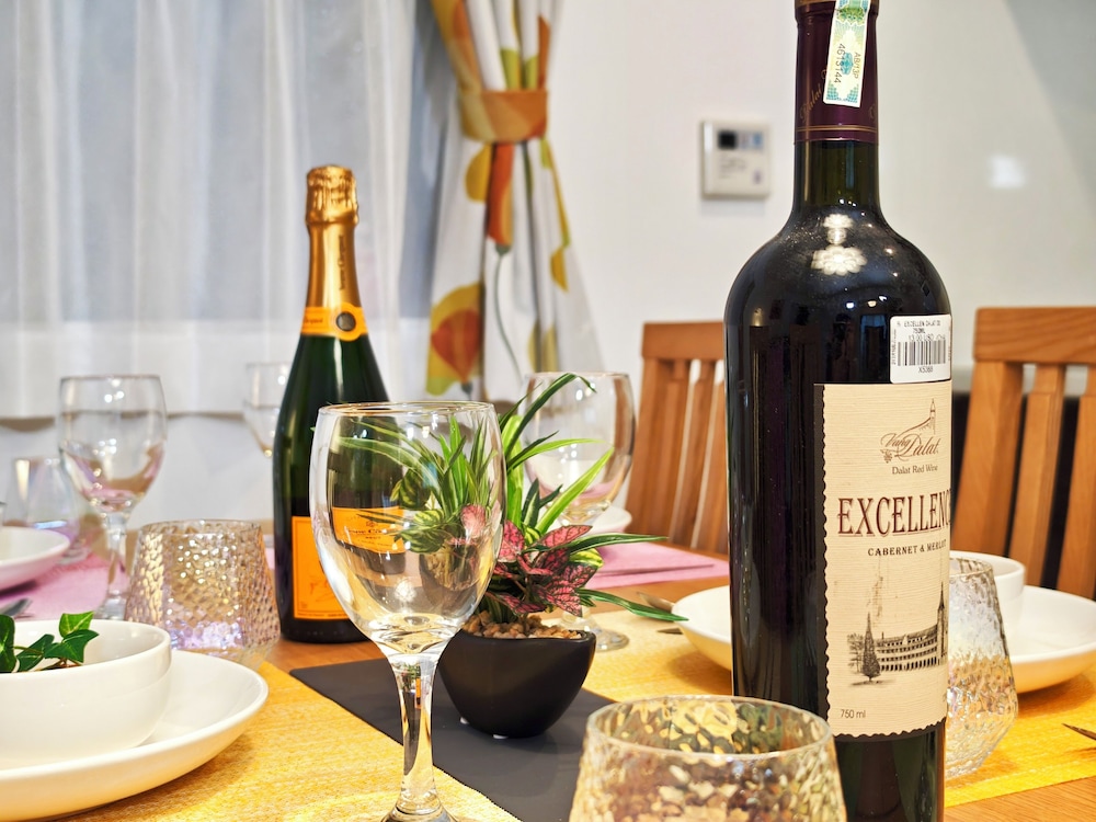 クラシック アパートメント 客室内のダイニングエリア3 | ケイアイコンホテル千種