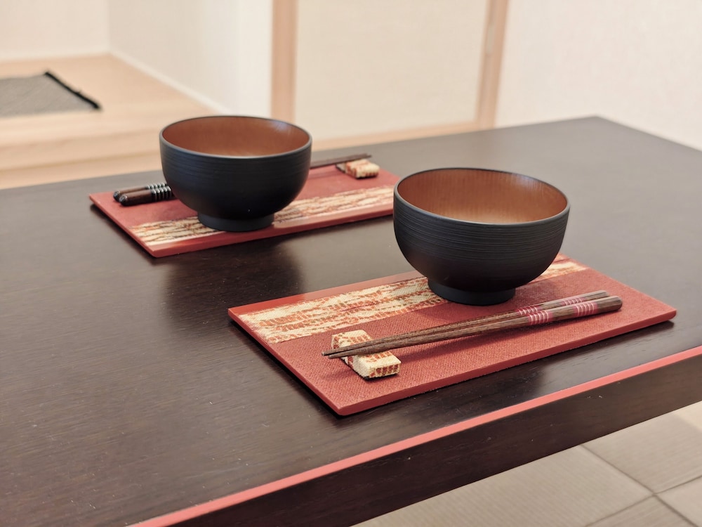 クラシック アパートメント リビング エリア1 | ケイアイコンホテル千種