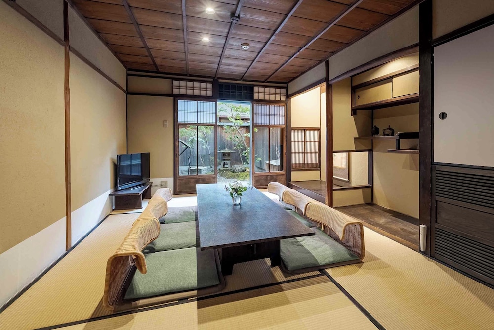 トラディショナル ハウス 2 ベッドルーム キッチン ガーデンビュー | Konoha Yura Machiya House