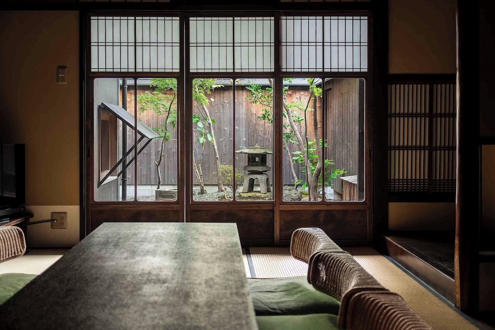 トラディショナル ハウス 2 ベッドルーム キッチン ガーデンビュー ガーデン ビュー1 | Konoha Yura Machiya House