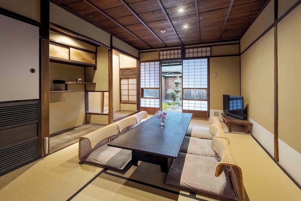 トラディショナル ハウス 2 ベッドルーム キッチン ガーデンビュー | Konoha Yura Machiya House