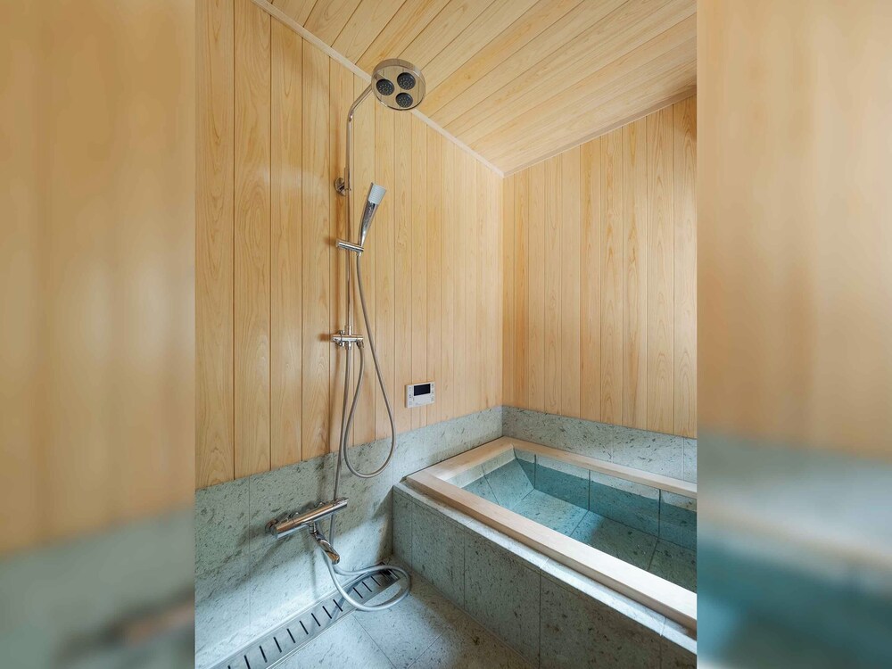 トラディショナル ハウス 2 ベッドルーム キッチン ガーデンビュー バスルームのシャワー0 | Konoha Yura Machiya House