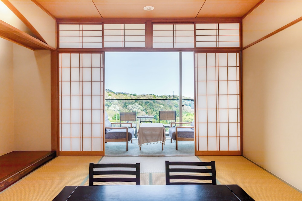 コンフォート ルーム ベッド (複数台) テラス マウンテンビュー 客室1 | E JOY INN-錦月-熱海山莊