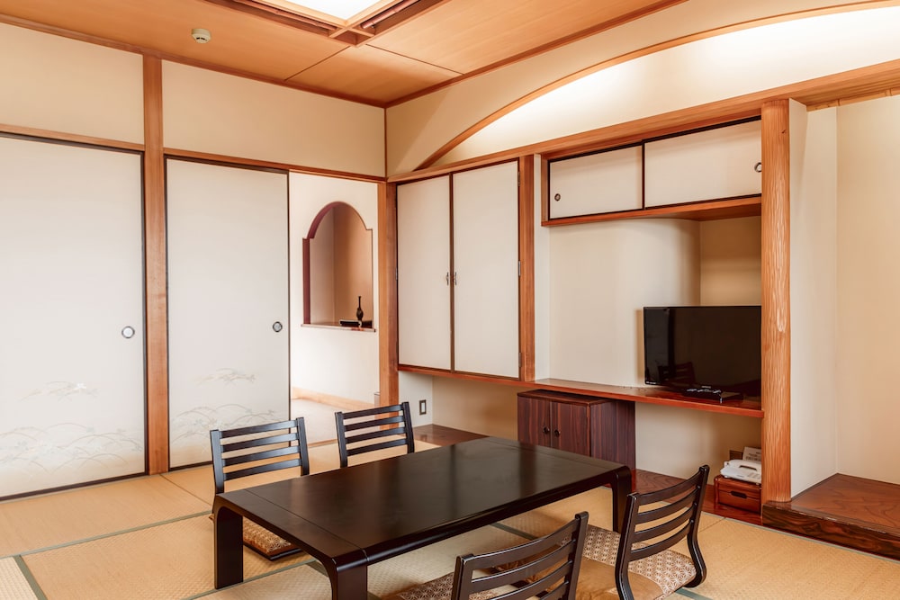 コンフォート ルーム ベッド (複数台) テラス マウンテンビュー 客室4 | E JOY INN-錦月-熱海山莊