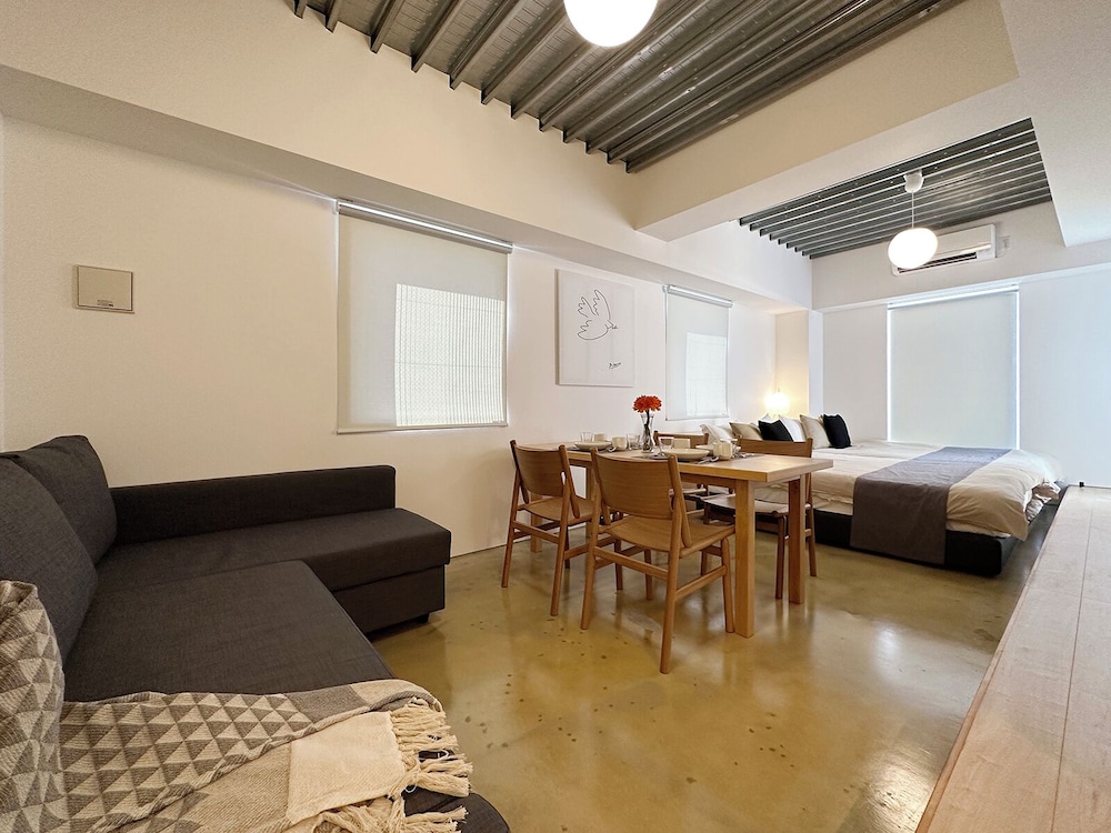 スーペリア スタジオ バルコニー シティビュー 客室3 | Arts Dobashi 6N