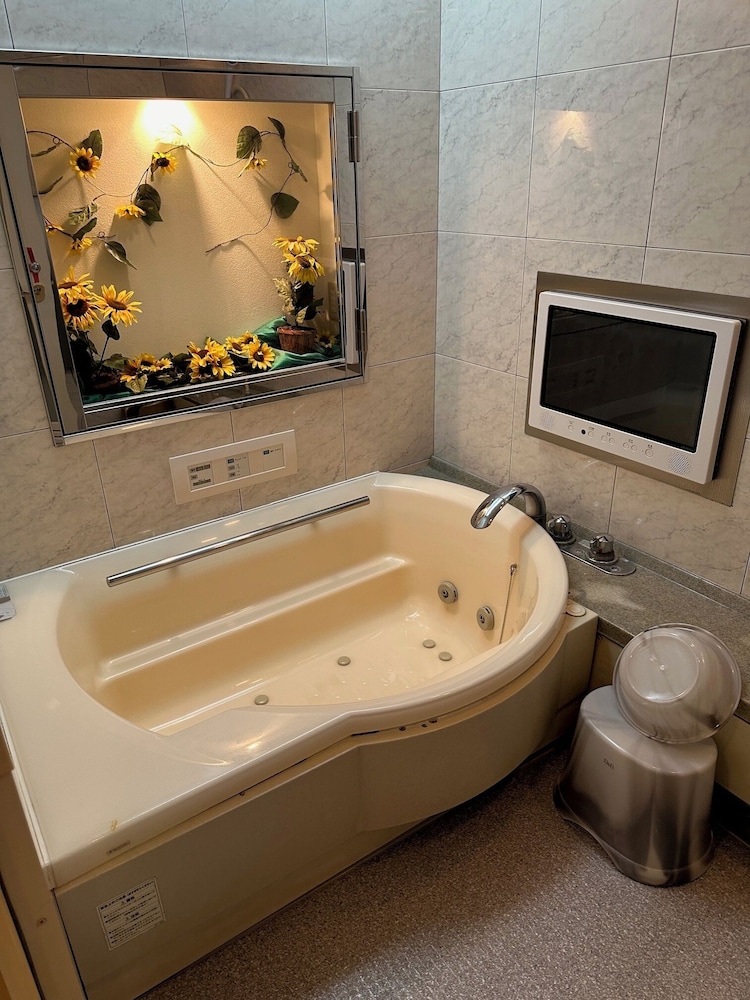 ベーシック ダブルルーム バスルーム3 | ホテルハイパー - 大人限定