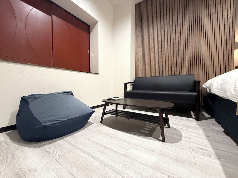 デラックス ツインルーム 客室1 | ホテルハイパー - 大人限定