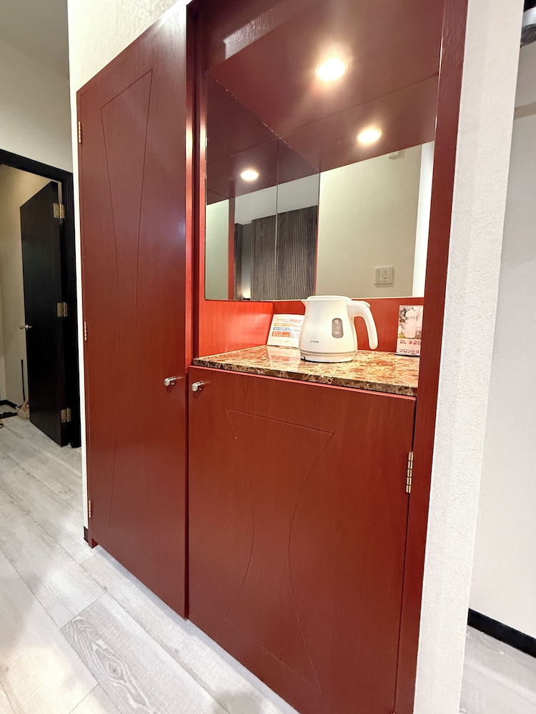 デラックス ツインルーム 客室2 | ホテルハイパー - 大人限定