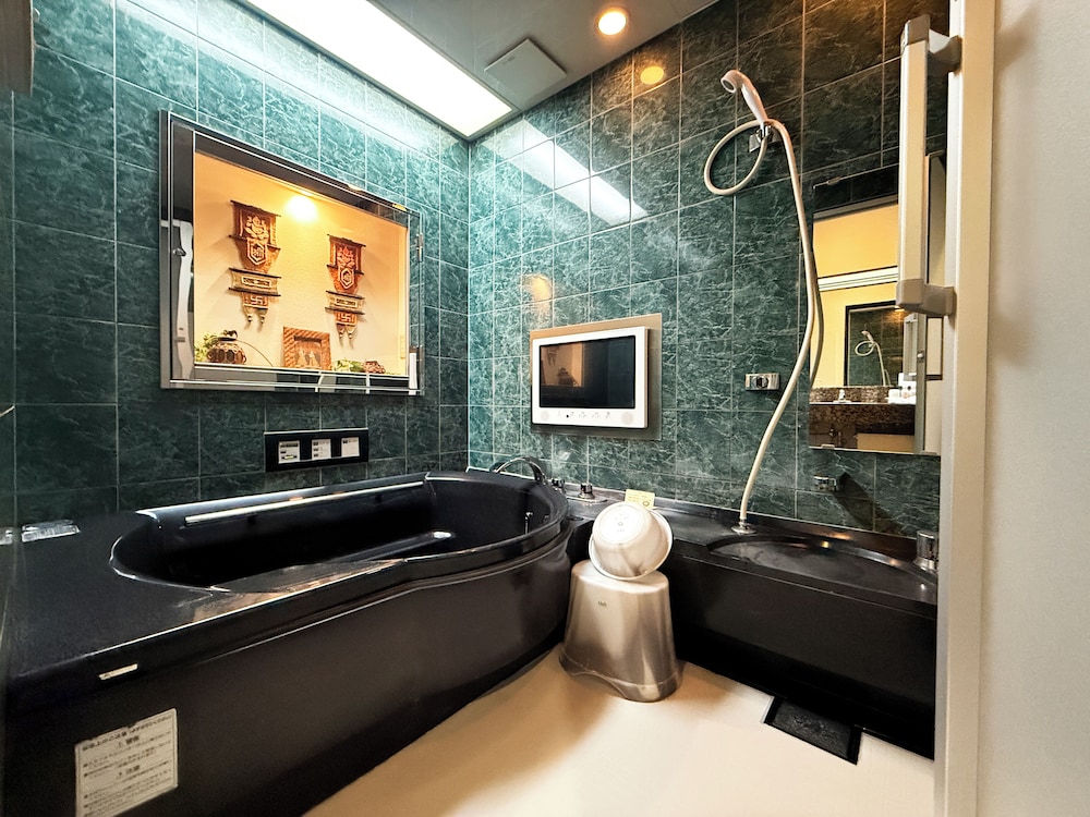 デラックス ツインルーム バスルーム3 | ホテルハイパー - 大人限定