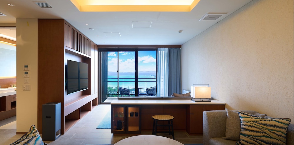 プレミア スイート オーシャンビュー 客室2 | BATON SUITE 沖縄古宇利島